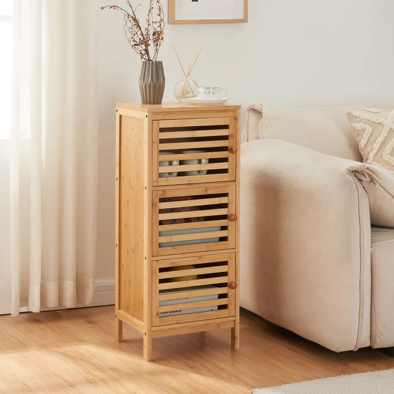 Sidobord med 3 dörrar Ypäjä 82x33x27 cm bambu [en.casa]
