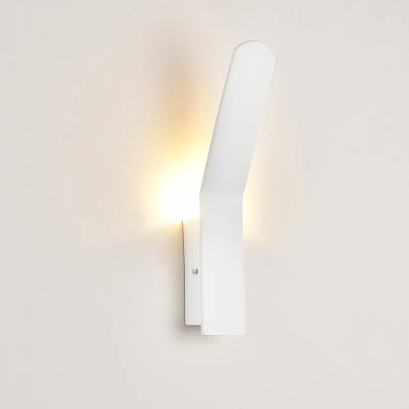 Vägglampa-metall-vit-välj modell
