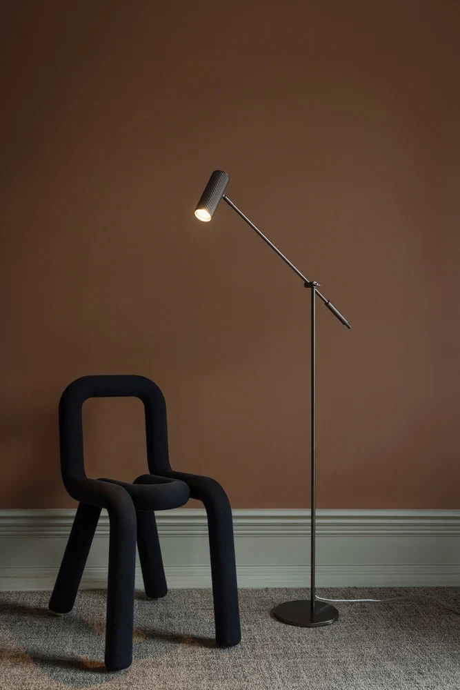 Golvlampa Hubble Read Brons