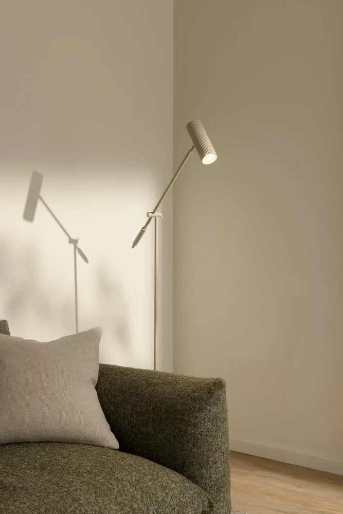 Golvlampa Hubble Read Beige
