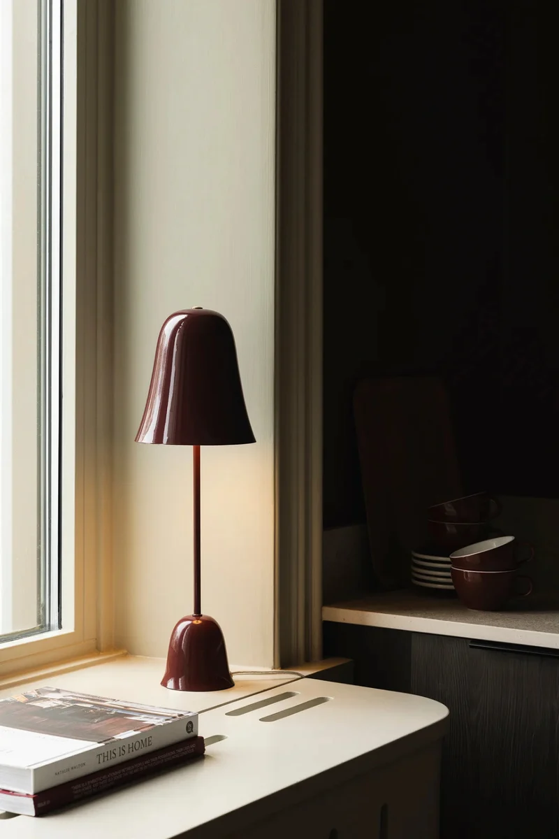 Bordslampa Blåklockan 16 Vinröd