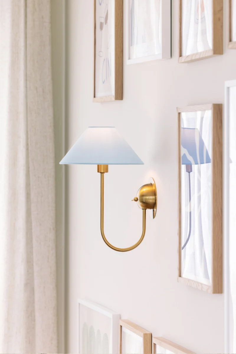 Iris Vägglampa Himmelblå