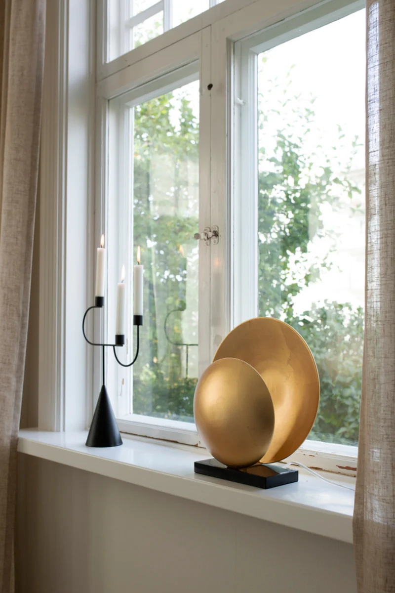 Orbit Bordslampa Mässing
