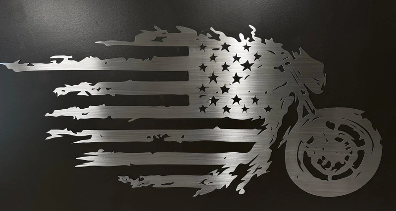 PATRIOT RIDE – Amerikansk Flagga & MC i Cortenstål